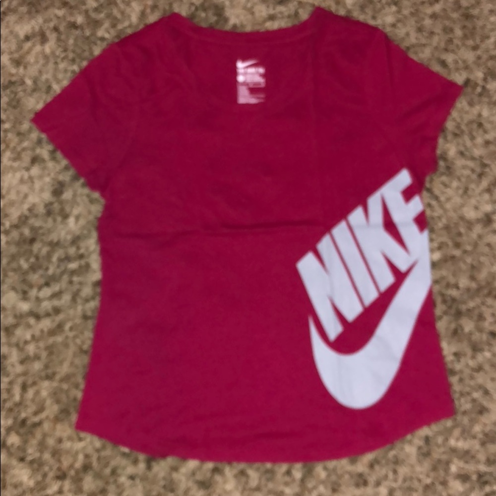 Like New Youth Girls Size Large Nike T-Shirt.
